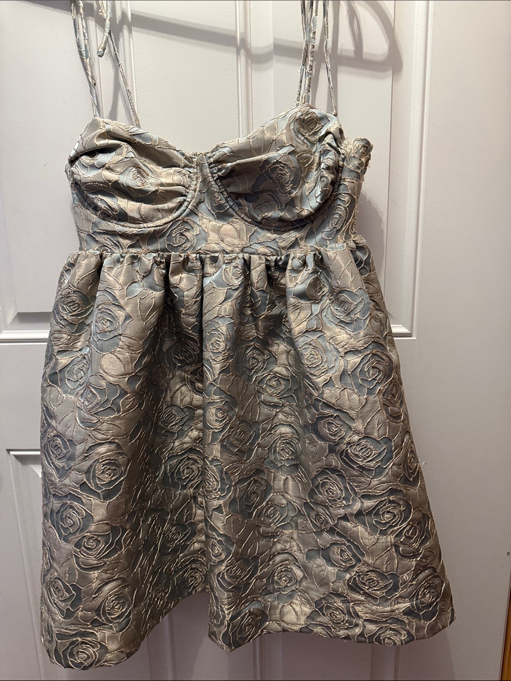 NWT Jacqui E Silver Rose-Embossed Spaghetti Strap Party Dress